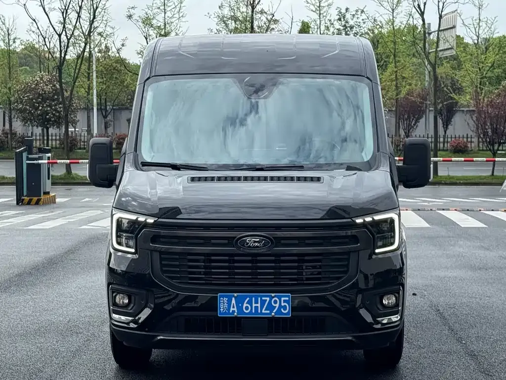 Ford Transit T8 2024 из CN, фото 2
