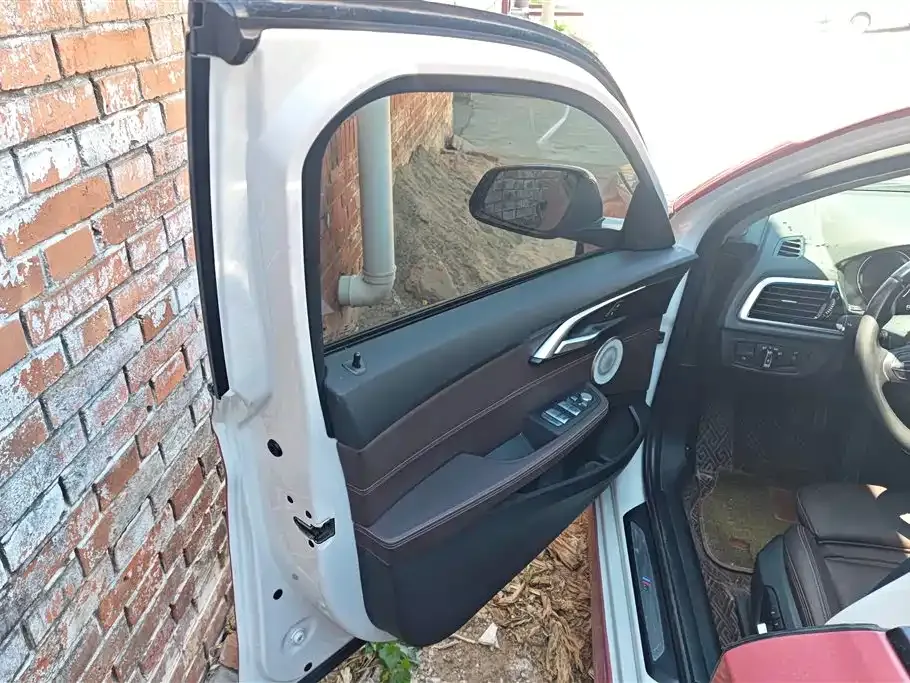 BMW 1 Series 2021 из CN, фото 9