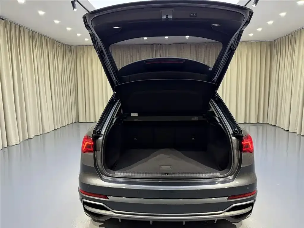 Audi Q3 2023 из CN, фото 9