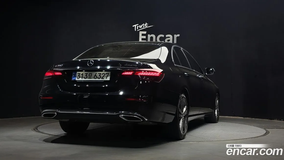 Mercedes-Benz E-Class — фото 3