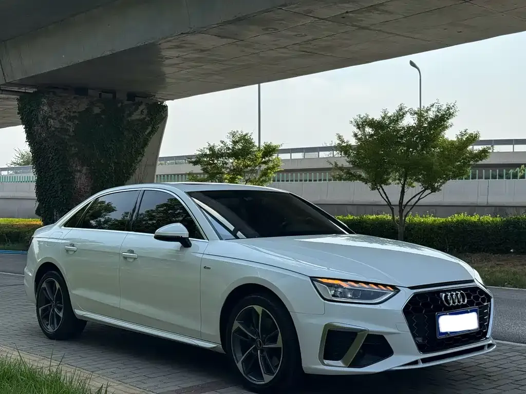 Audi A4L 2022 из CN, фото 6