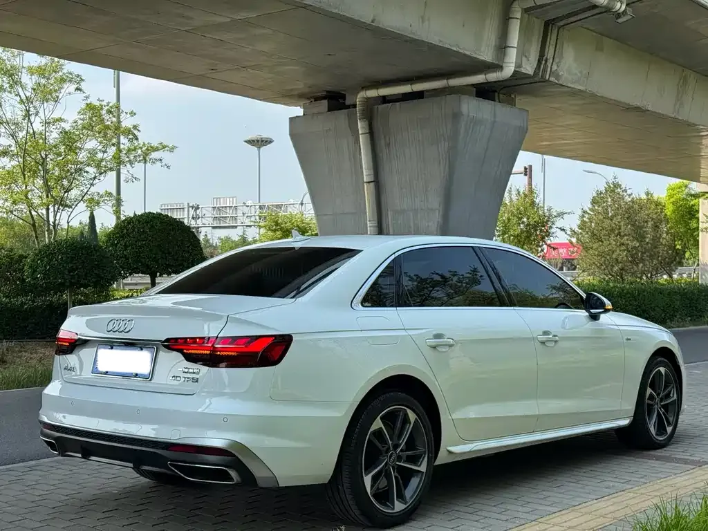 Audi A4L 2022 из CN, фото 7