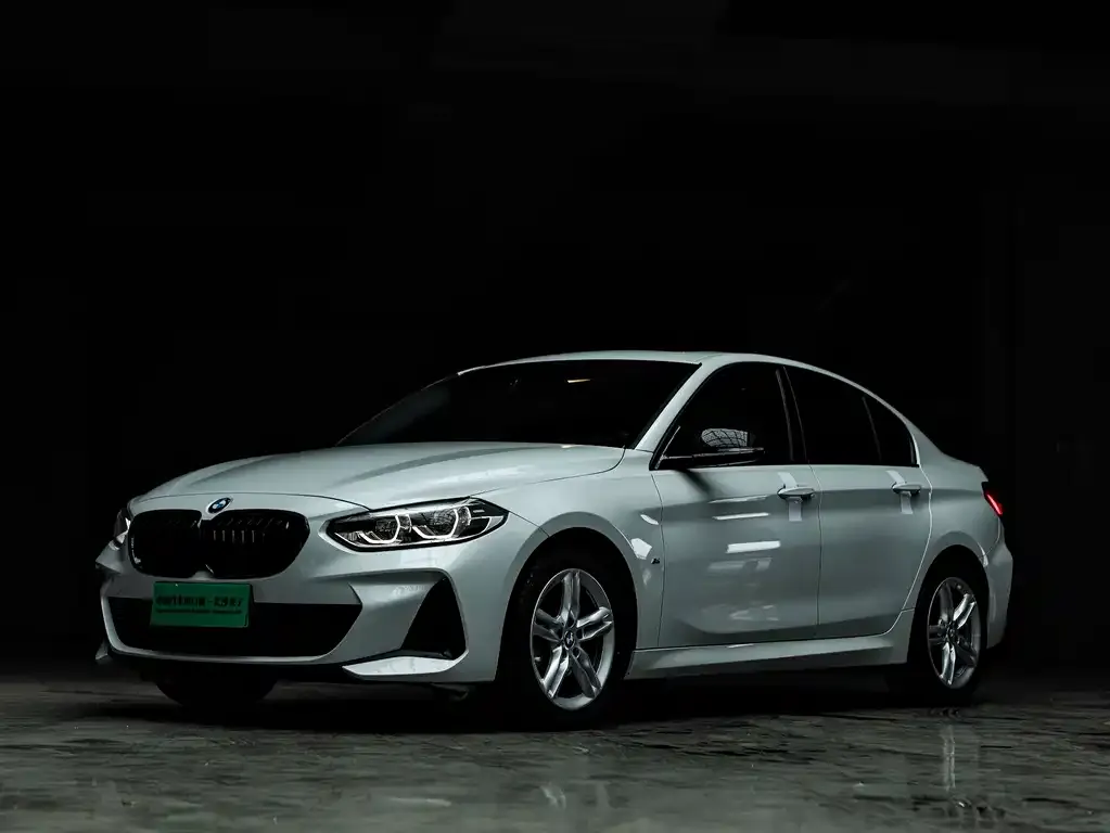 BMW 1 Series 2023 из CN, фото 1
