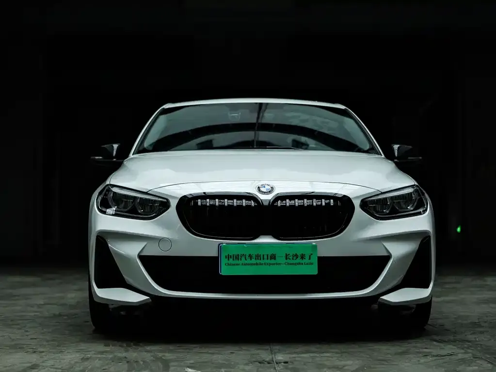 BMW 1 Series 2023 из CN, фото 6