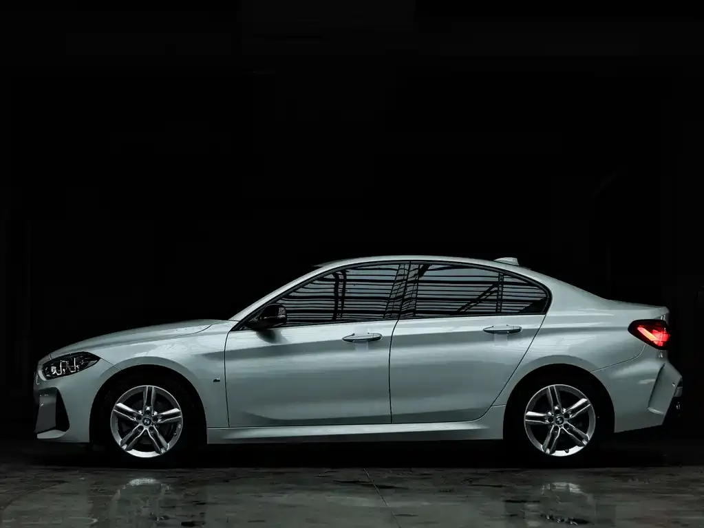 BMW 1 Series 2023 из CN, фото 7