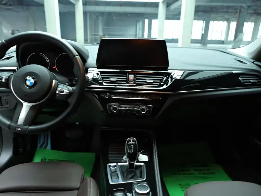 BMW 1 Series 2023 из CN, фото 3