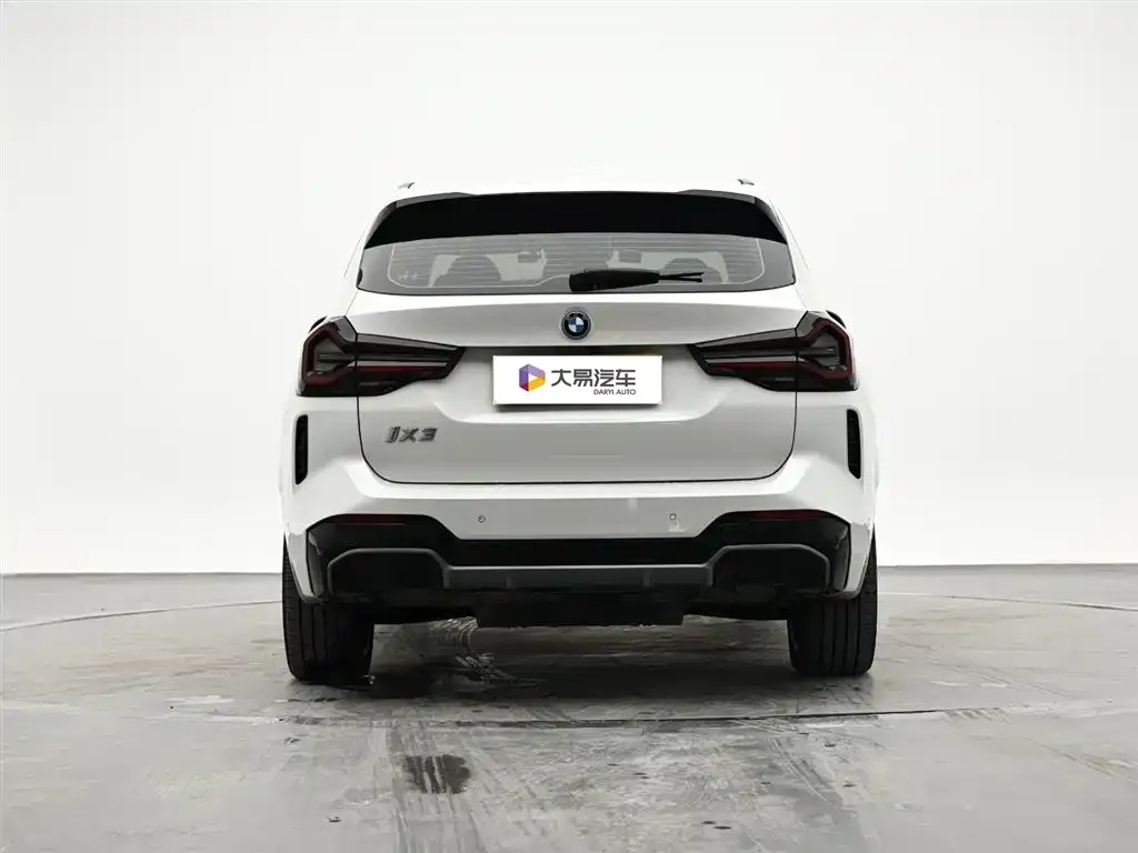 BMW iX3 — фото 2