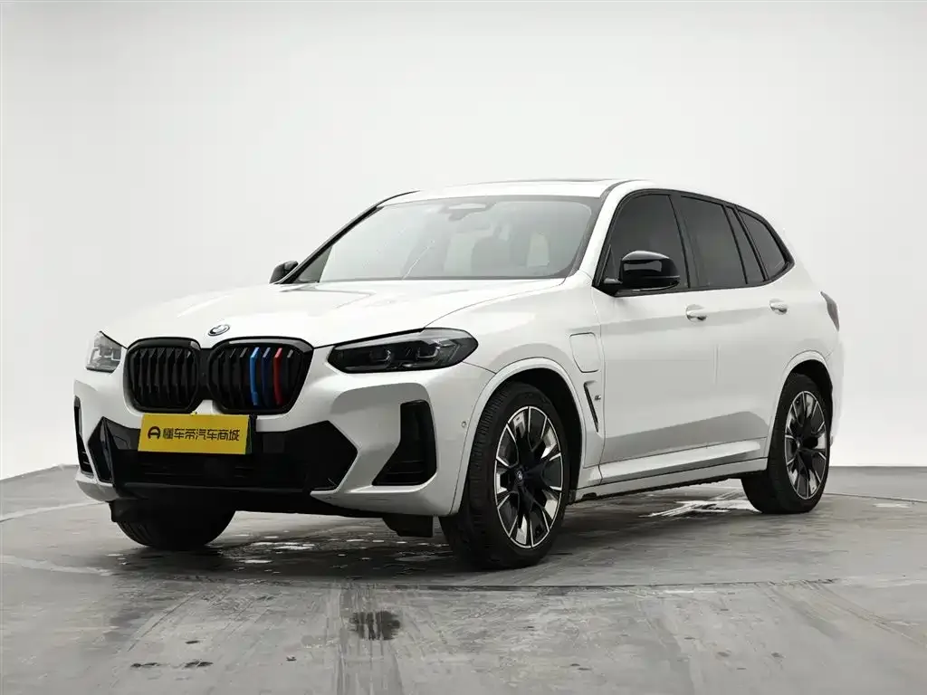 BMW iX3 — фото 9