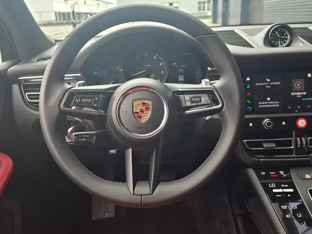 Porsche Macan — фото 8