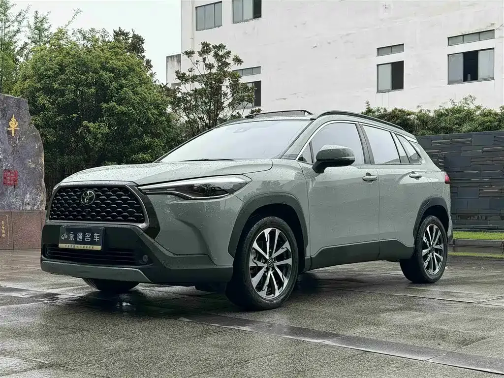 Toyota Corolla Cross — фото 1