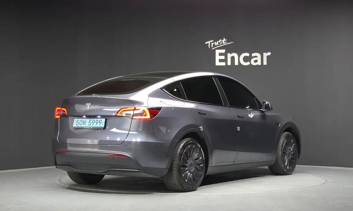 Tesla Model Y — фото 2