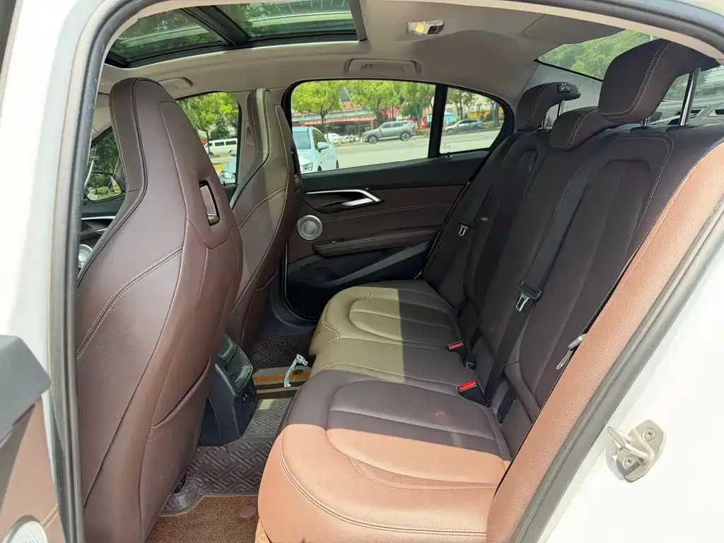 BMW 1 Series 2021 из CN, фото 4