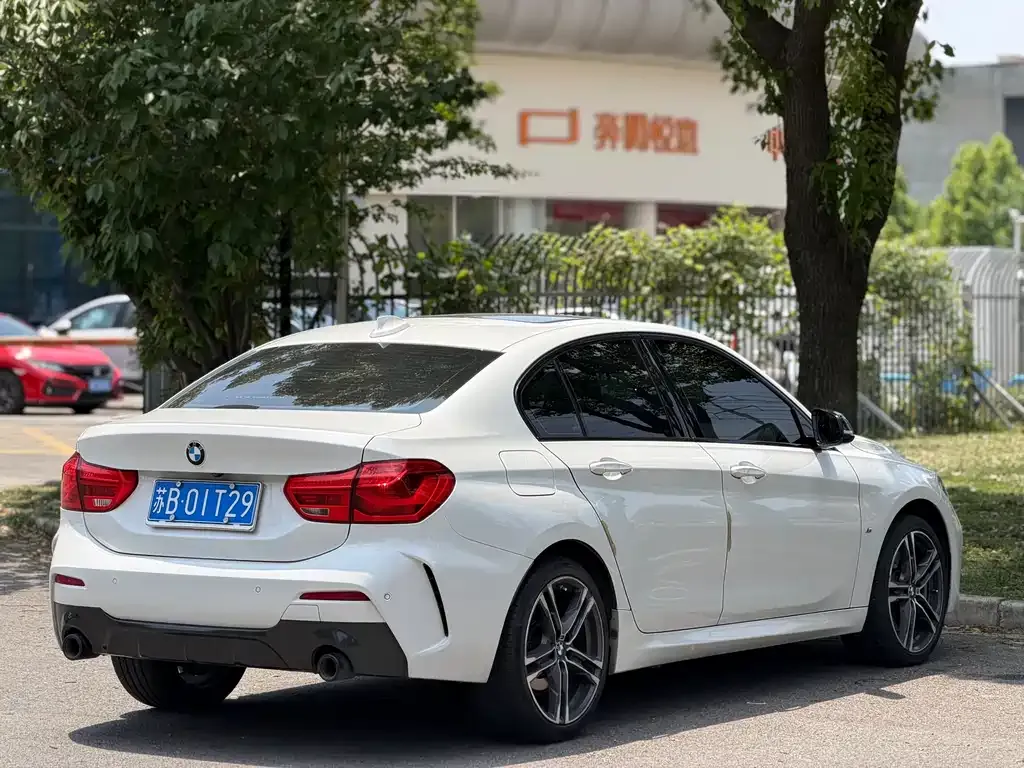 BMW 1 Series 2021 из CN, фото 10