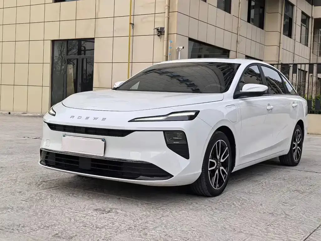 Roewe D6