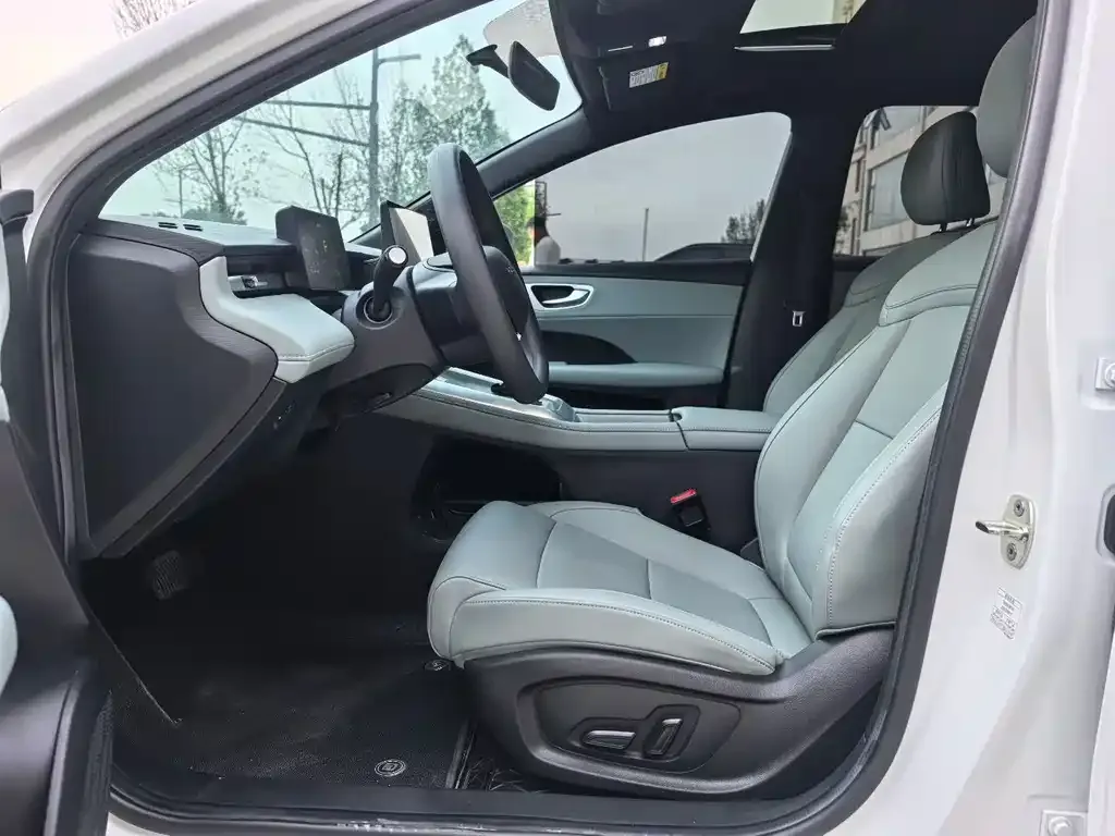 Roewe D6 2025 из CN, фото 3