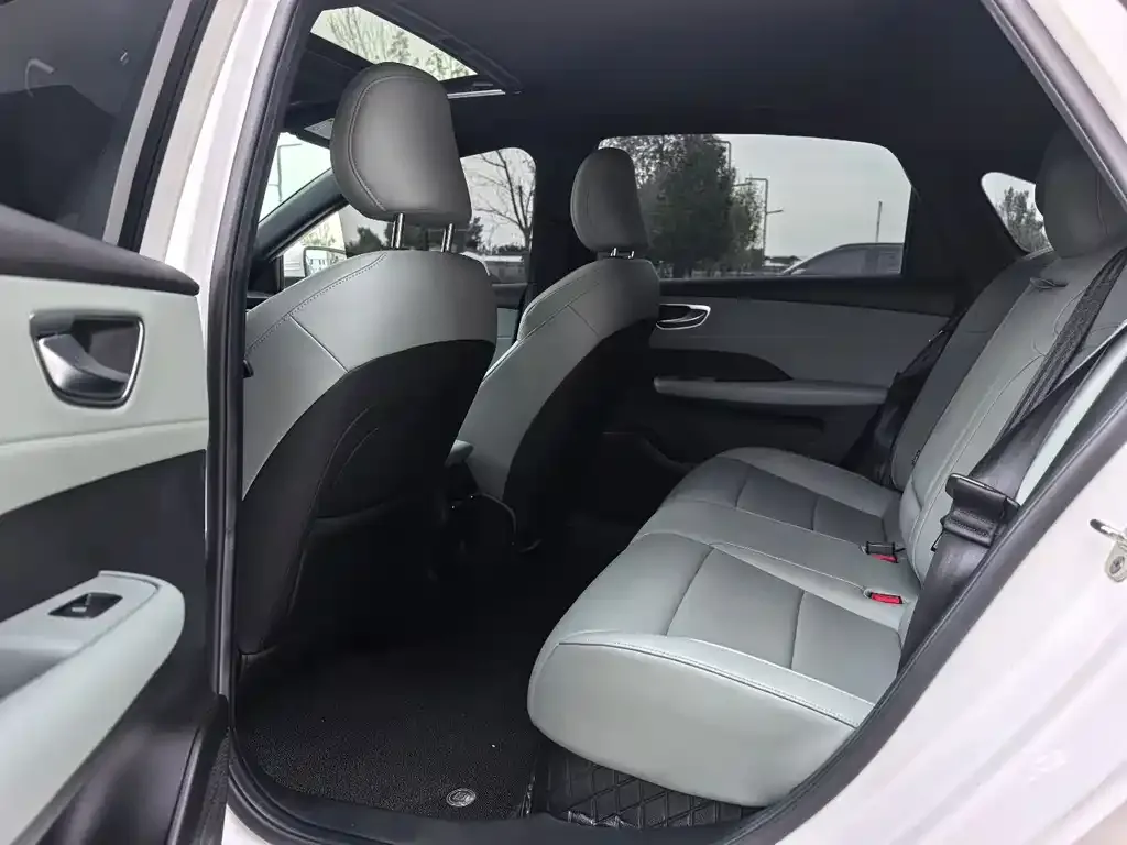 Roewe D6 2025 из CN, фото 2