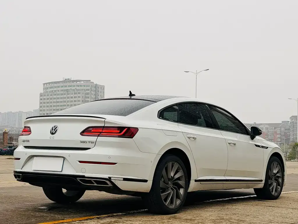 Volkswagen CC — фото 2
