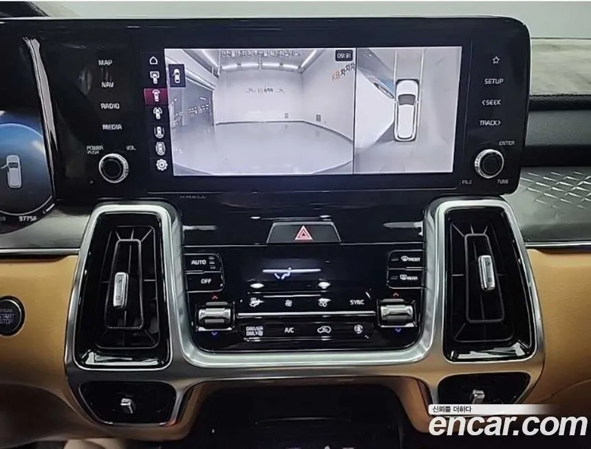 Kia Sorento — фото 7