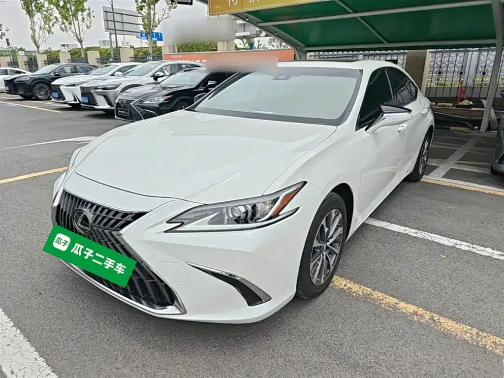 Lexus ES — фото 8