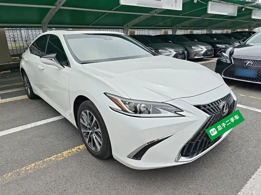 Lexus ES — фото 9