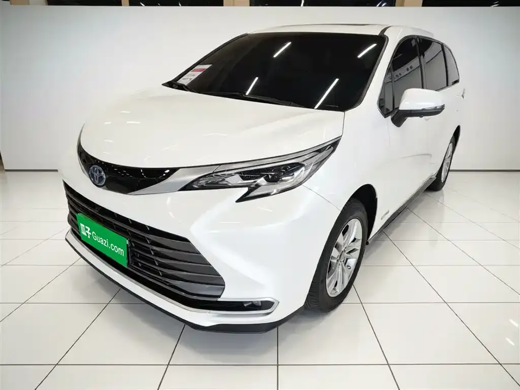 Toyota Sienna — фото 8