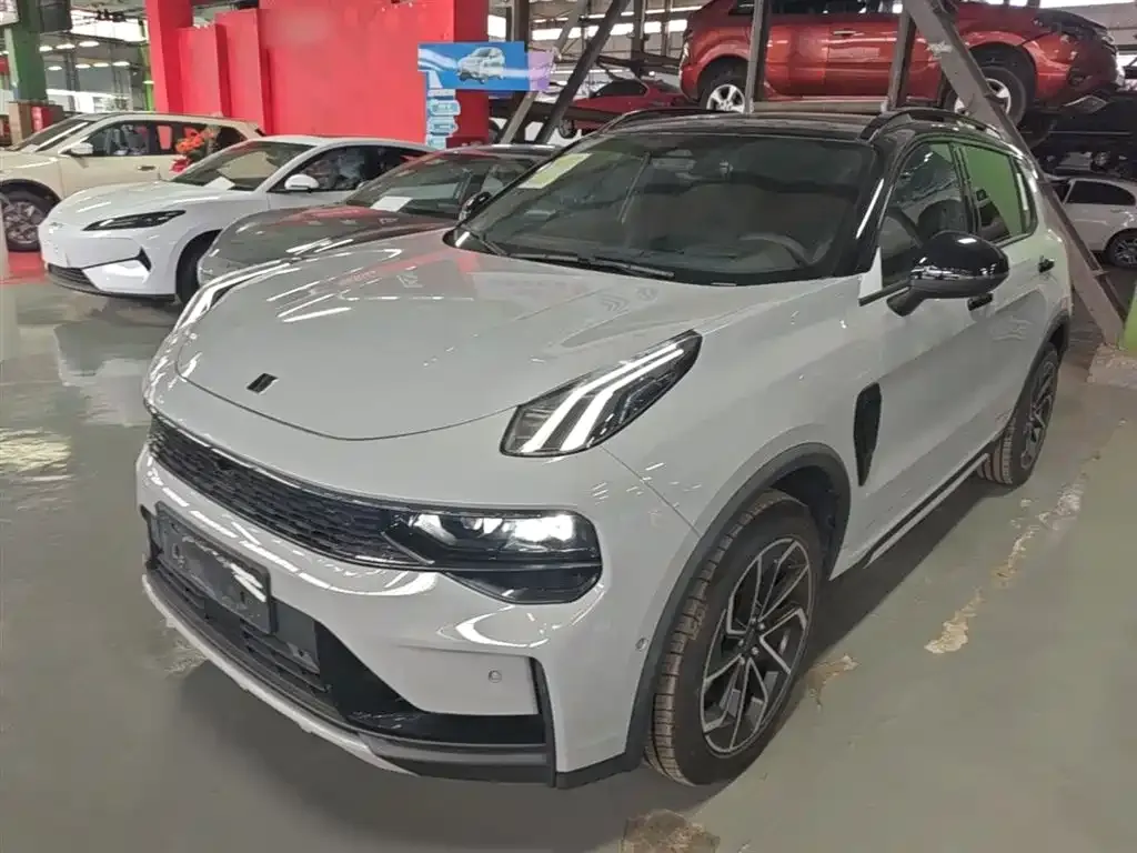 Lynk & Co 01 EM-P