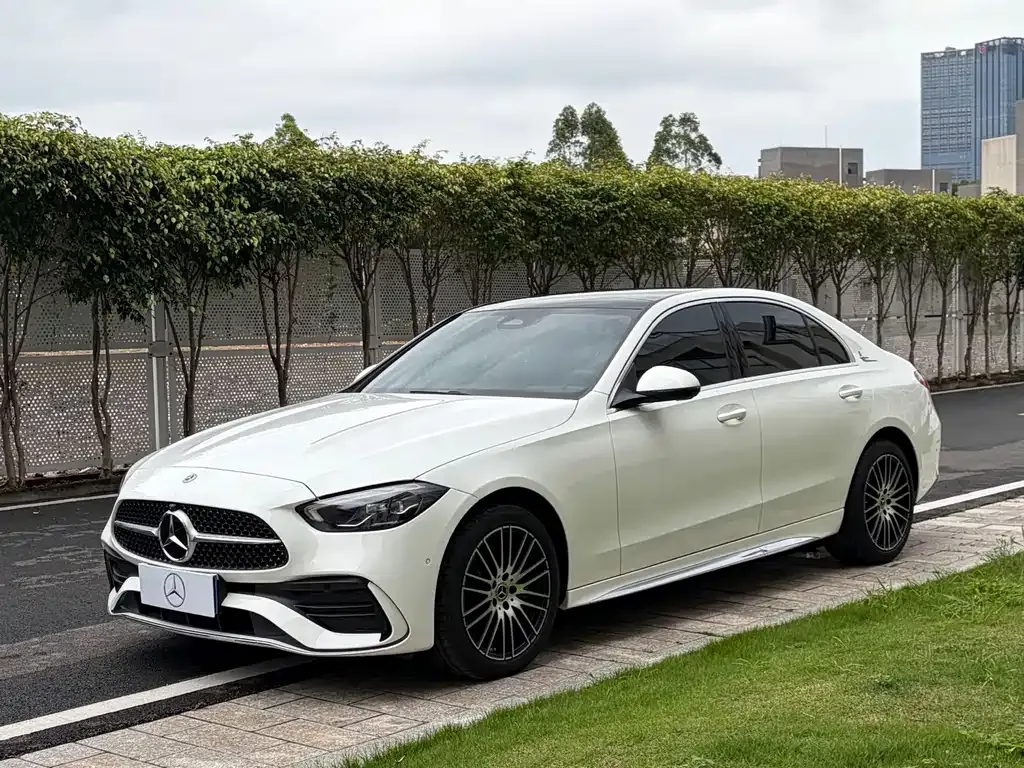Mercedes-Benz C-Class — фото 1