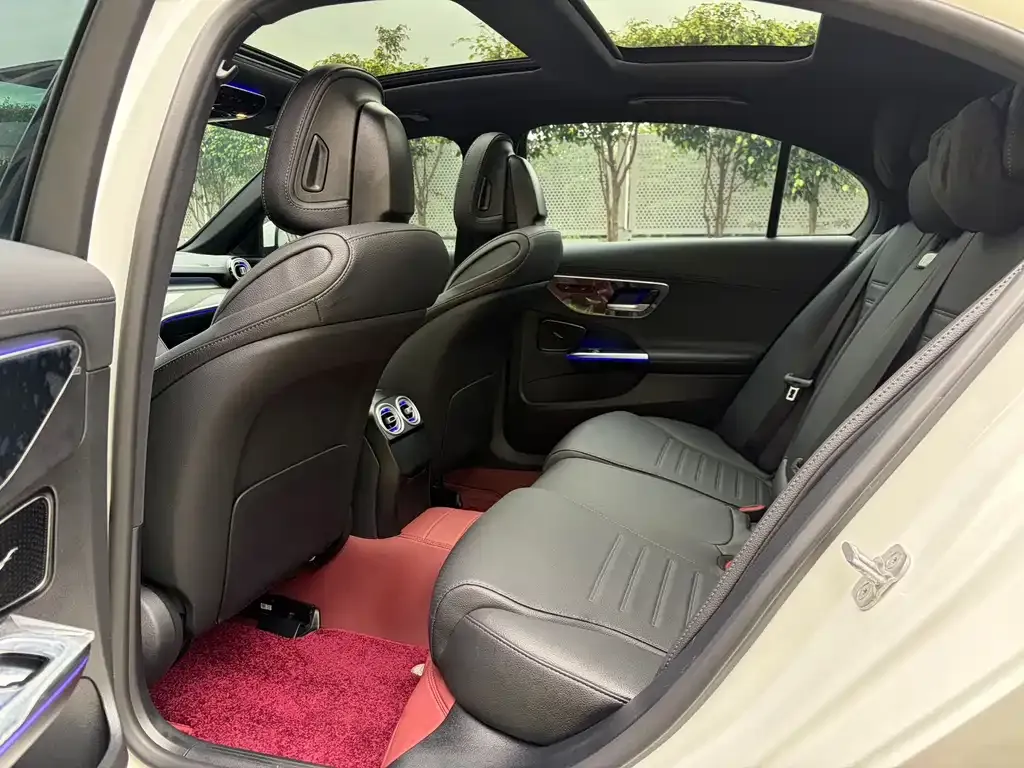 Mercedes-Benz C-Class — фото 7