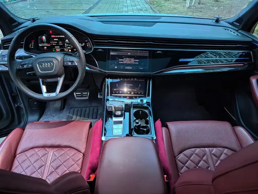 Audi SQ7 2024 из CN, фото 6