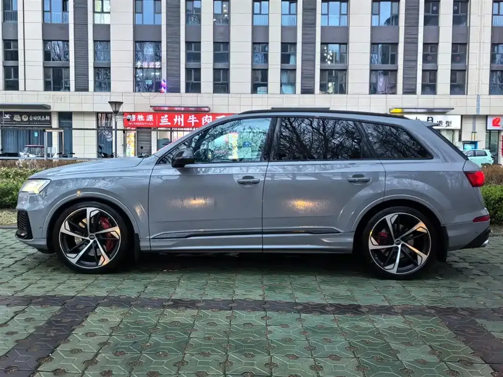 Audi SQ7 2024 из CN, фото 8