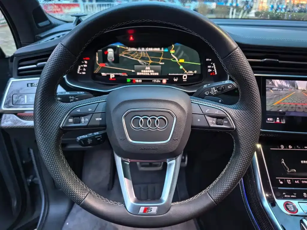 Audi SQ7 2024 из CN, фото 10