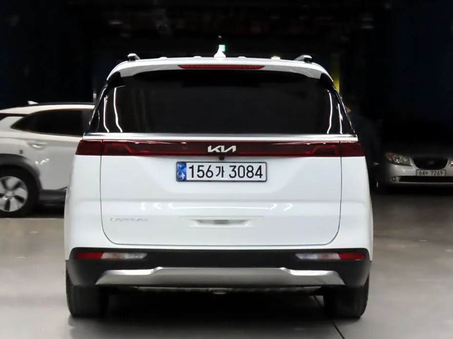 Kia Carnival — фото 4