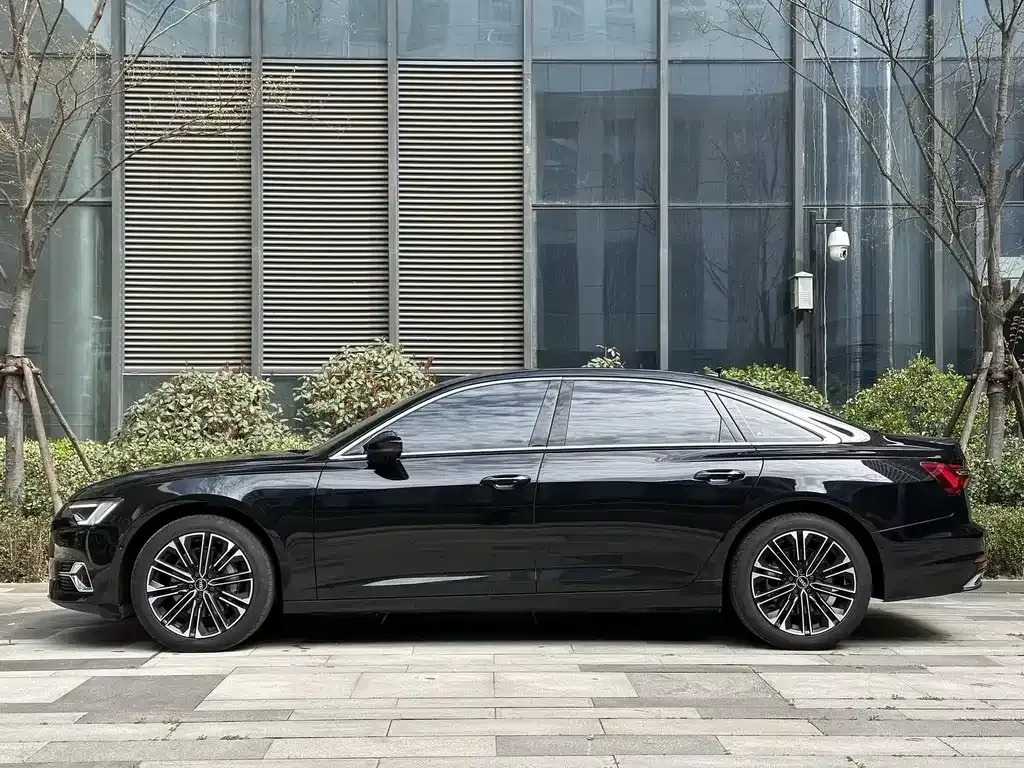 Audi A6L — фото 5