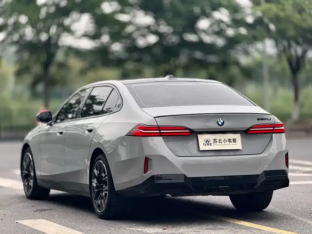 BMW 5 Series — фото 5