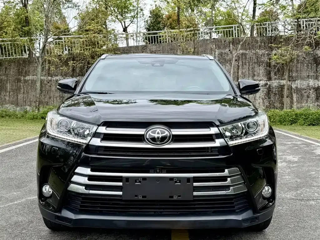 Toyota Highlander — фото 7
