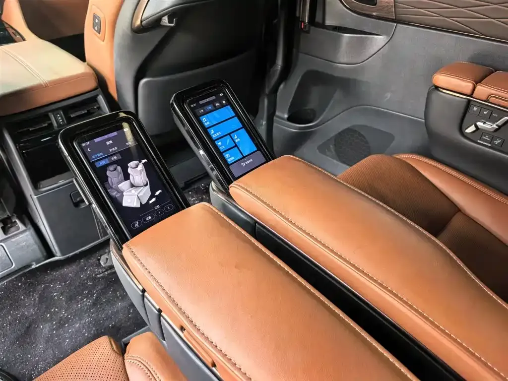 Toyota Alphard — фото 5