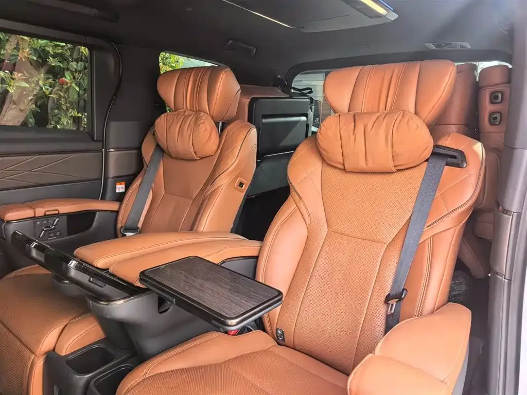 Toyota Alphard — фото 6