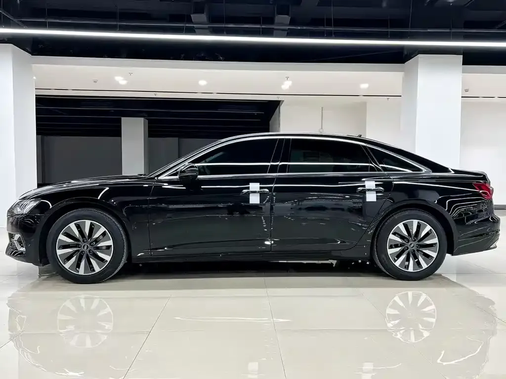 Audi A6L 2023 из CN, фото 7