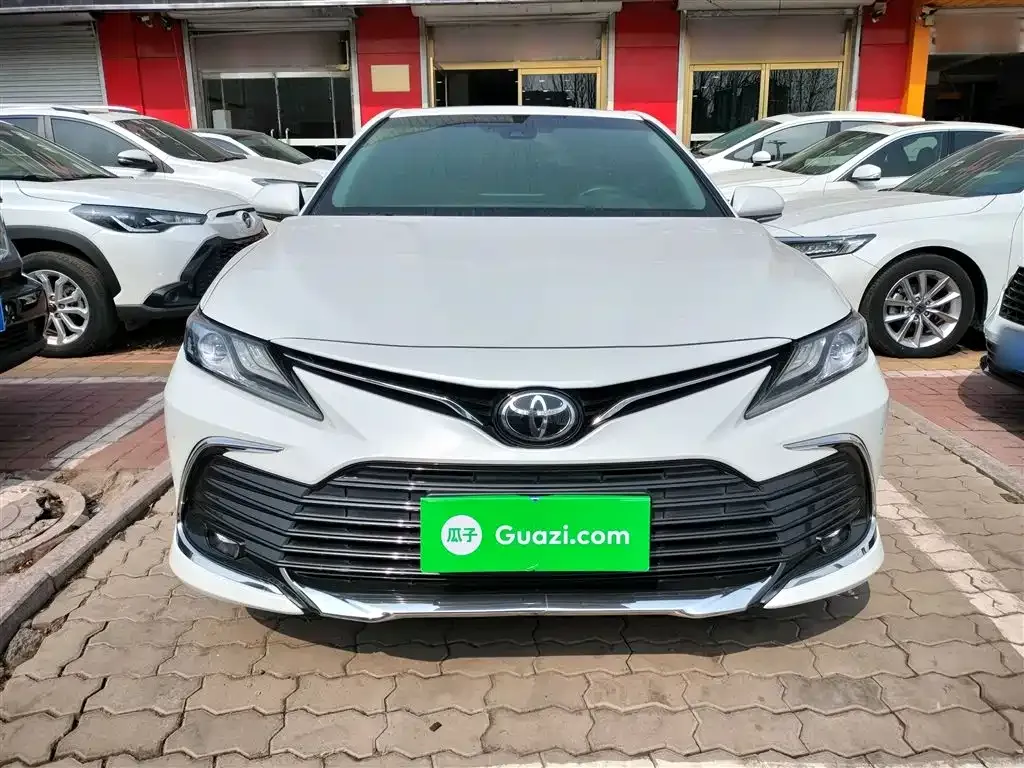 Toyota Camry — фото 3