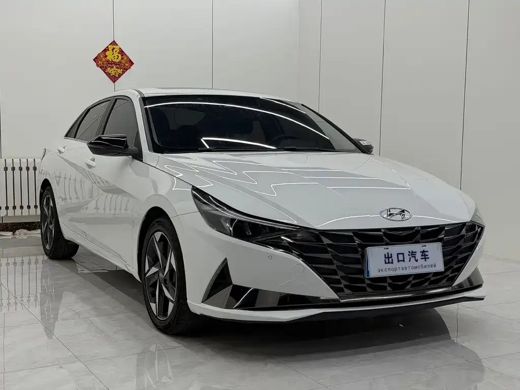 Hyundai Elantra — фото 5