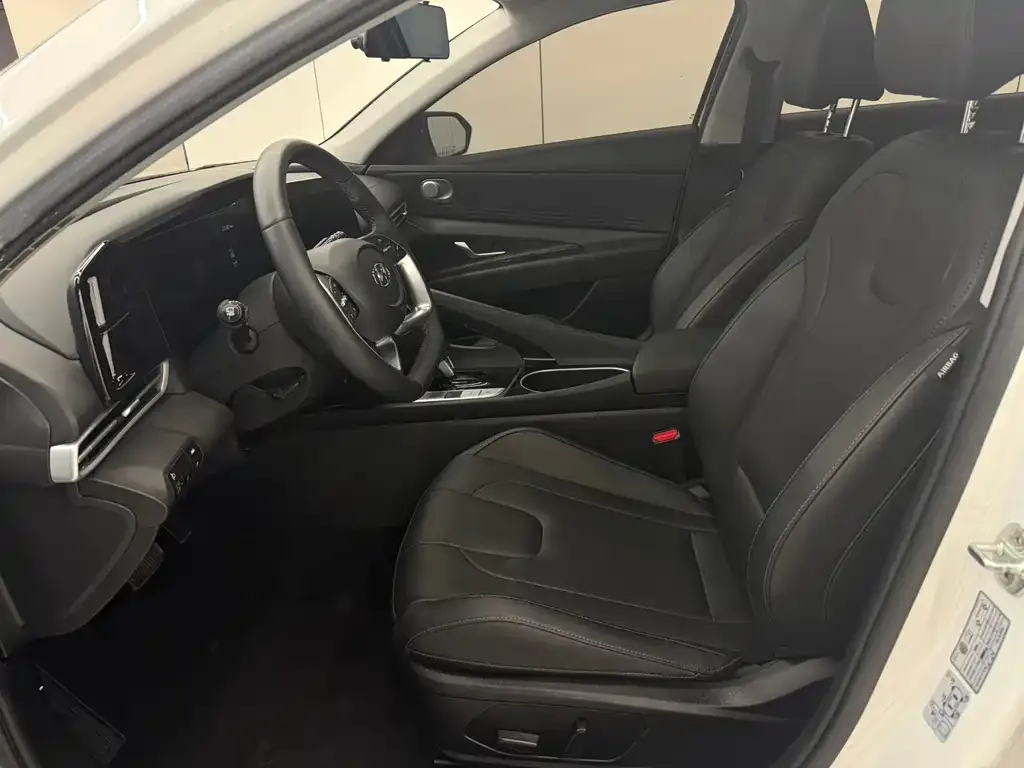 Hyundai Elantra — фото 9