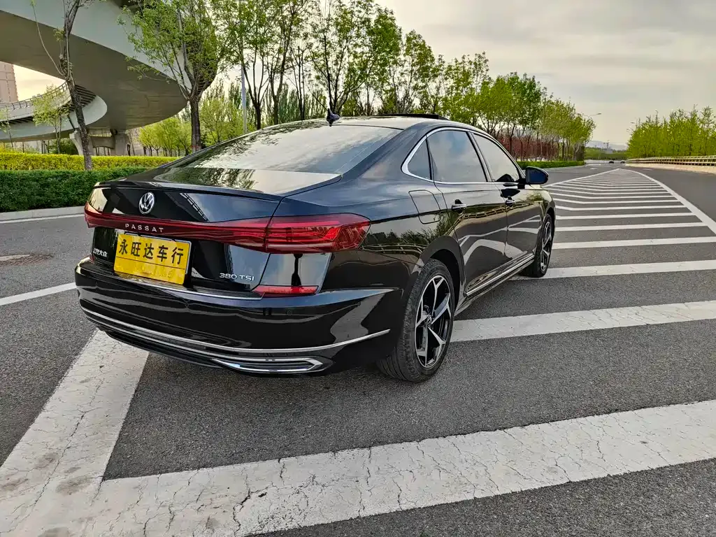 Volkswagen Passat — фото 9