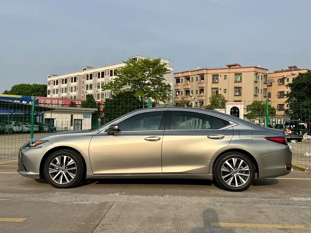 Lexus ES — фото 6