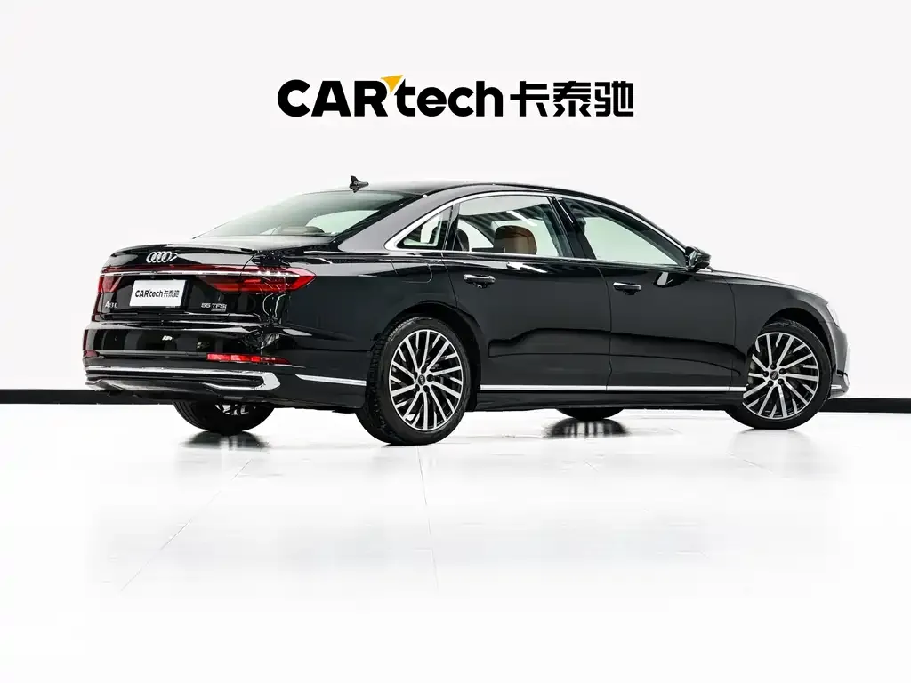 Audi A8 — фото 7