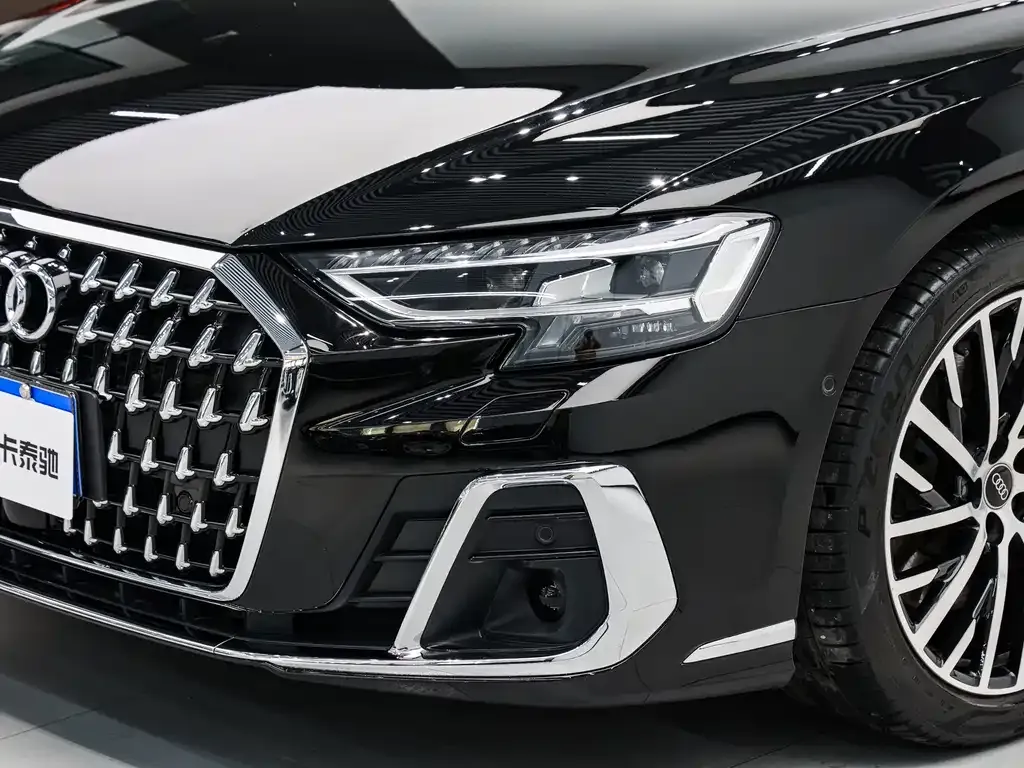Audi A8 — фото 9