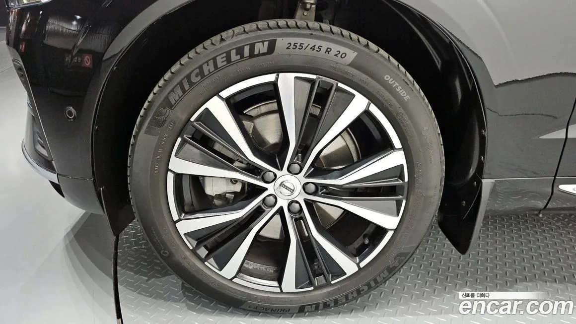 Volvo XC60 2023 из KR, фото 3