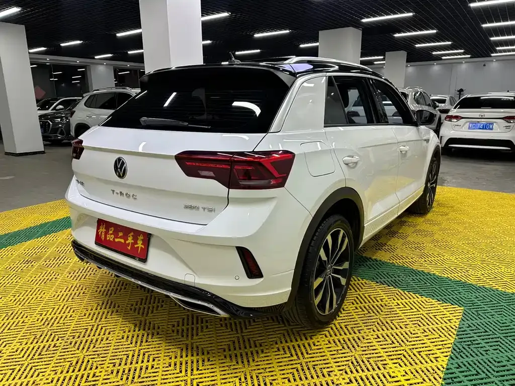 Volkswagen T-Roc — фото 7