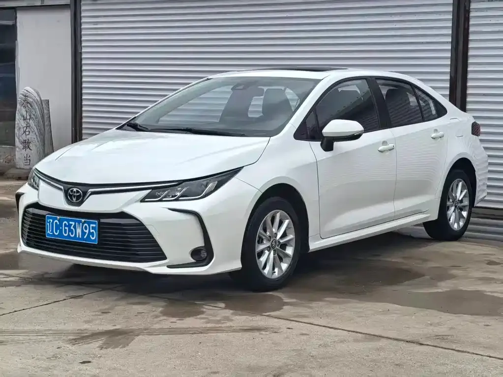 Toyota Corolla — фото 1