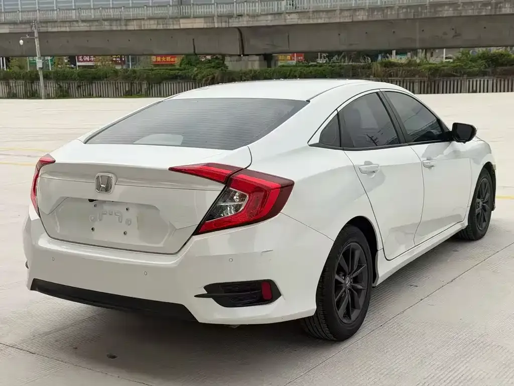 Honda Civic — фото 8