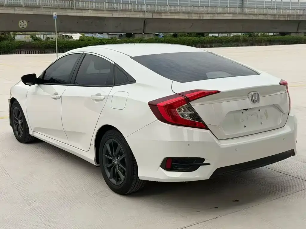 Honda Civic — фото 6